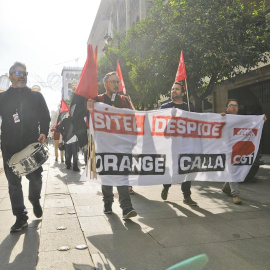 Manifestación contra el ERE de Sitel para despedir a 300 teleoperadores. E.P.