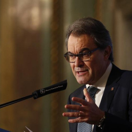 El presidente del Partit Demòcrata Català y expresidente de la Generalitat de Cataluña,Artur Mas, durante su intervención en un desayuno informativo de Nueva Economía Fórum. EFE/J.J. Guillén