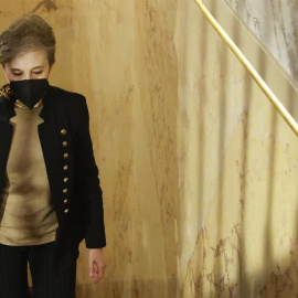 La directora del Centro Nacional de Inteligencia (CNI), Paz Esteban, se dirige a comparecer ante la comisión de control de los créditos destinados a gastos reservados, este jueves, en el Congreso de los Diputados. EFE/ Juan Carlos Hidalgo