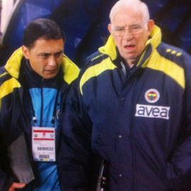 Fotografía de archivo de César Mendiondo junto a Luis Aragonés.