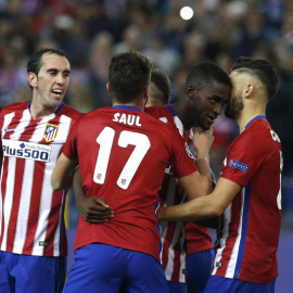Jackson Martínez celebra con sus compañeros el gol anotado ante el Astana. - EFE