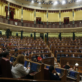 Vista general del hemiciclo del Congreso durante el pleno celebrado esta mañana. EFE/J. J. Guillén