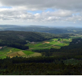 Los terrenos de Corcoesto donde se pensaba recuperar la antigua mina de oro a cielo abierto. PÚBLICO