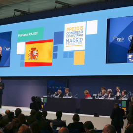 El presidente del Gobierno, Mariano Rajoy, durante su intervención en la clausura del Congreso del Partido Popular Europeo (PPE) en Madrid. EFE/Paco Campos