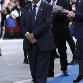 Revilla, a su llegada a la ceremonia de entrega de los Premios Princesa de Asturias. EFE/Ballesteros