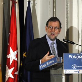 El presidente del Gobierno en funciones, Marino Rajoy, durante su intervención hoy en un desayuno informativo del Fórum Europa. EFE/Juan Carlos Hidalgo