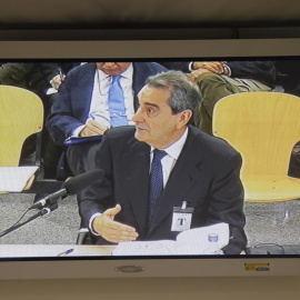 El expresidente de Caja Madrid Jaime Terceiro, en una imagen del monitor de la sala de prensa de la Audiencia Nacional, en San Fernando de Henares. EFE/Emilio Naranjo