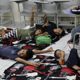 El huracán Patricia ha llegado este sábado de madrugada a México provocando, de momento, menos destrozos de los previstos. Ha caído a categoría cuatro.- REUTERS