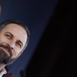 12/01/2020.- El líder de Vox, Santiago Abascal, en la concentración de Vox ante el Ayuntamiento de Madrid, una de las que han convocado frente a los diferentes ayuntamientos españoles para expresar su oposición al Gobierno y defender la sob