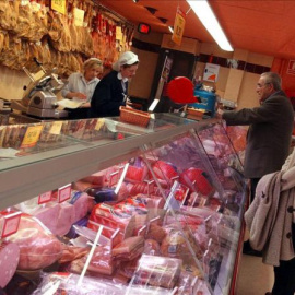 Puesto de charcutería. EFE