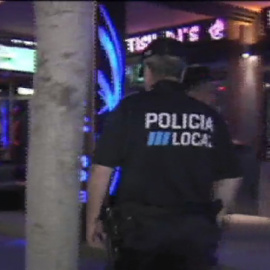 Nueve policías locales de Palma han sido detenidos por extorsionar a hosteleros nocturnos.