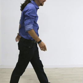 El secretario general de Podemos, Pablo Iglesias, antes de comparecer ante los medios de comunicación en la sede del partido, en Madrid. EFE/Ballesteros