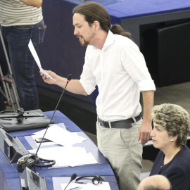 Pablo Iglesias, hasta hoy eurodiputado, en una de sus intervenciones en una sesión plenaria del Parlamento Europeo. EFE