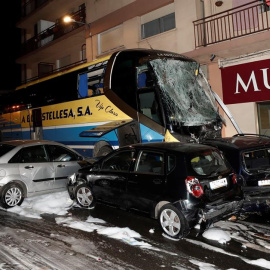 Imagen del accidente de tráfico de un autobús en Navarra. EFE/ Jesus Diges.