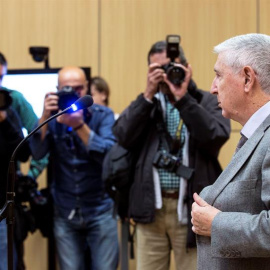 El ex secretario general de Radiotelevisión Valenciana (RTVV), Vicente Sanz, este mediodía ante el tribunal que le juzgaba por abuso y acoso sexual a tres trabajadoras del ente público, por lo que se enfrentaba a una petición del fiscal de 