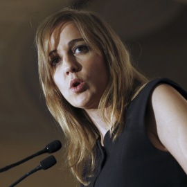 La excandidata de IU a la presidencia de la Comunidad de Madrid, Tania Sánchez, durante su intervención en un desayuno informativo de Economía Forum. -EFE/Sergio Barrenechea