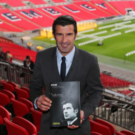 Figo ha presentado su programa como candidato a la presidencia de la FIFA en el estadio de Wembley. /REUTERS