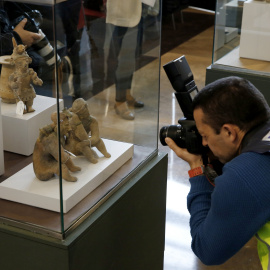Algunas de las 49 piezas arqueológicas de arte precolombino recuperadas en la operación Florencia.- EFE