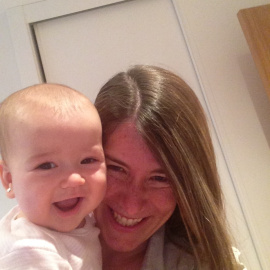 Maite, con su hijo.