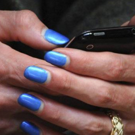 Los falsos secuestradores obtienen datos de la víctima en las redes sociales. / EFE