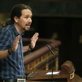 Imagen de archivo del líder de Podemos, Pablo Iglesias, durante su intervención en el debate de investidura. EFE/Javier Lizón