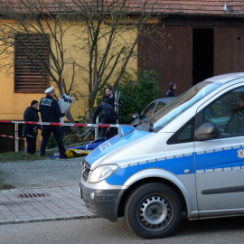 Agentes de la Policía alemana en la escena del tiroteo en Rot am See. / Reuters