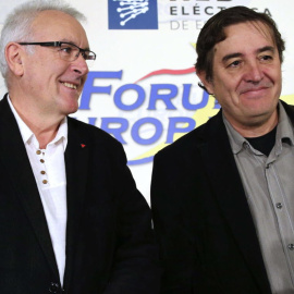 El coordinador federal de IU, Cayo Lara, junto al Poeta Luis García Montero, posible candidato de IU a la Comunidad de Madrid. -EFE
