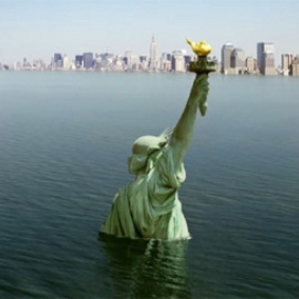 Se estima que el nivel del mar seguirá subiendo a un ritmo de 4 mm al año.