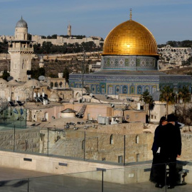  En la imagen, una vista general de la Cúpula de la Roca en Jerusalén, el 4 de diciembre de 2017. REUTERS/Ronen