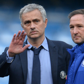 Mourinho, visiblemente afectado tras perder el Chelsea. Reuters / Philip Brown