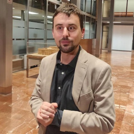 El concejal de Derechos de la Ciudadanía del Ayuntamiento de Barcelona, Marc Serra, ha sido el encargado de denunciar esta situación. / Europa press