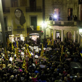 Una quincena de municipios catalanes han celebrado esta tarde concentraciones de ciudadanos en protesta por la detención de la alcaldesa de Berga, Montse Venturós./ EFE
