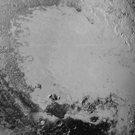 Planicie Sputnik Planum en Plutón. A la izquierda se observan glaciares de hielo de nitrógeno. (NASA/JHUAPL/SwRI)