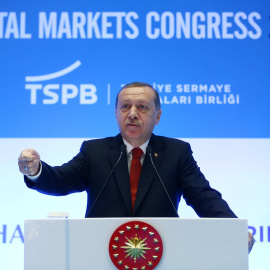 Presidente turco Erdogan durante su discurso en el Congreso en Estambul, Turquía. / REUTERS