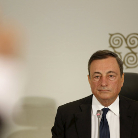 El presidente del BCE, Mario Draghi, en la rueda de prensa tras la reunión del Consejo de Gobierno de la entidad en La Valletta (Malta), a comienzos de octubre. REUTERS/Darrin Zammit Lupi