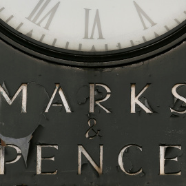 El logo de Marks & Spencer en el exterior de una tienda en Londres. REUTERS/Stefan Wermuth