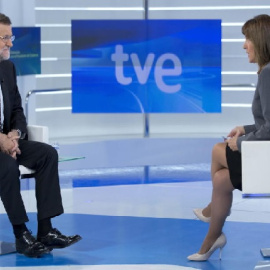 Fotografía facilitada por Presidencia del Gobierno de Mariano Rajoy durante la entrevista con Ana Blanco
