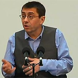 Juan Carlos Monedero da explicaciones sobre los trabajos que hizo en Latinoamérica.