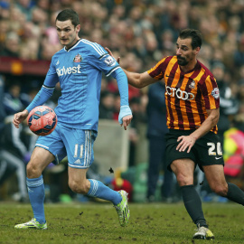 Adam Johnson (izquierda) en un partido de la FA Cup el pasado 15 de febrero. /REUTERS