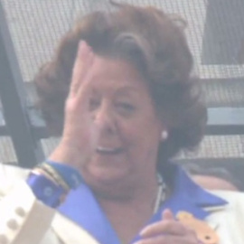 Rita Barberá hace un gesto de burla