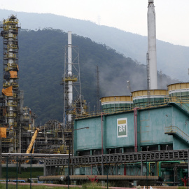 Vista de la refinería dePetrobras en Cubatao (Brasil). REUTERS