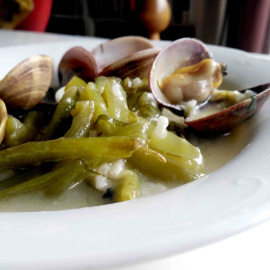 Borrajas con almejas y arroz. 