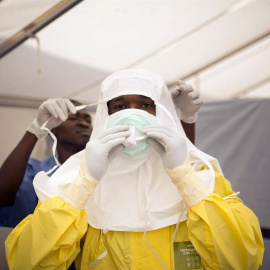 El virus del ebola ha infectado en Sierra Leona a unas 14.089 personas, de las cuales 3.955 han muerto. E.P.
