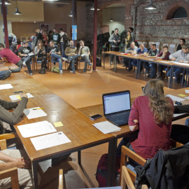 La CUP ha reunido su asamblea nacional en Perpignan para debatir sobre el proceso catalán, las elecciones generales y la investidura de Artur Mas. EFE/Robin Townsend