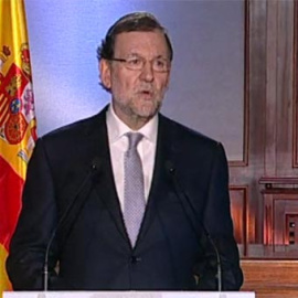 El presidente del Gobierno, Mariano Rajoy, en un momento de la rueda de prensa que ha ofrecido este lunes para anunciar las medidas del Gobierno contra la resolución independentista de Catalunya.