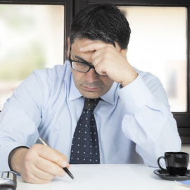 El estudio indica que hay dos tipos de empleados que van a trabajar pese a encontrarse mal:los que se sienten vulnerables y, por otro lado, aquellos a a los que les gusta mucho su trabajo y les resulta difícil mantenerse alejados. / Fotolia