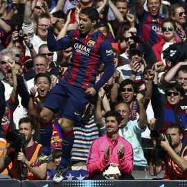 El delantero Luis Suárez muestra su alegría tras marcar el primer gol frente al Rayo. /EFE