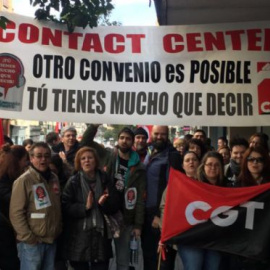Una protesta de teleoperadores por un nuevo convenio estatal del sector del Contact Center.- JULIO FUENTES