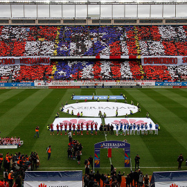 Una de las imágenes espectaculares del Vicente Calderón en un derbi.