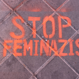 Varias calles de los alrededores del Juzgado de Violencia Sobre la Mujer han sufrido pintadas ofensivas.